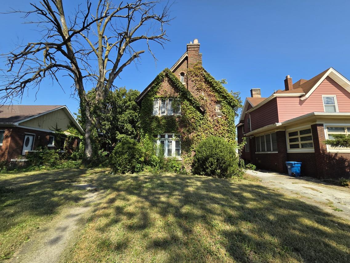 61 E 155th St., Harvey, IL 60426