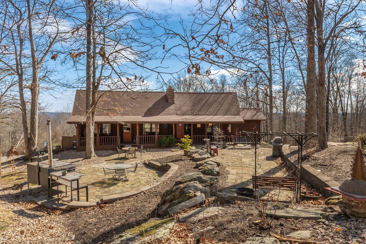 1425 Skyline Dr., Cobden, IL 62920