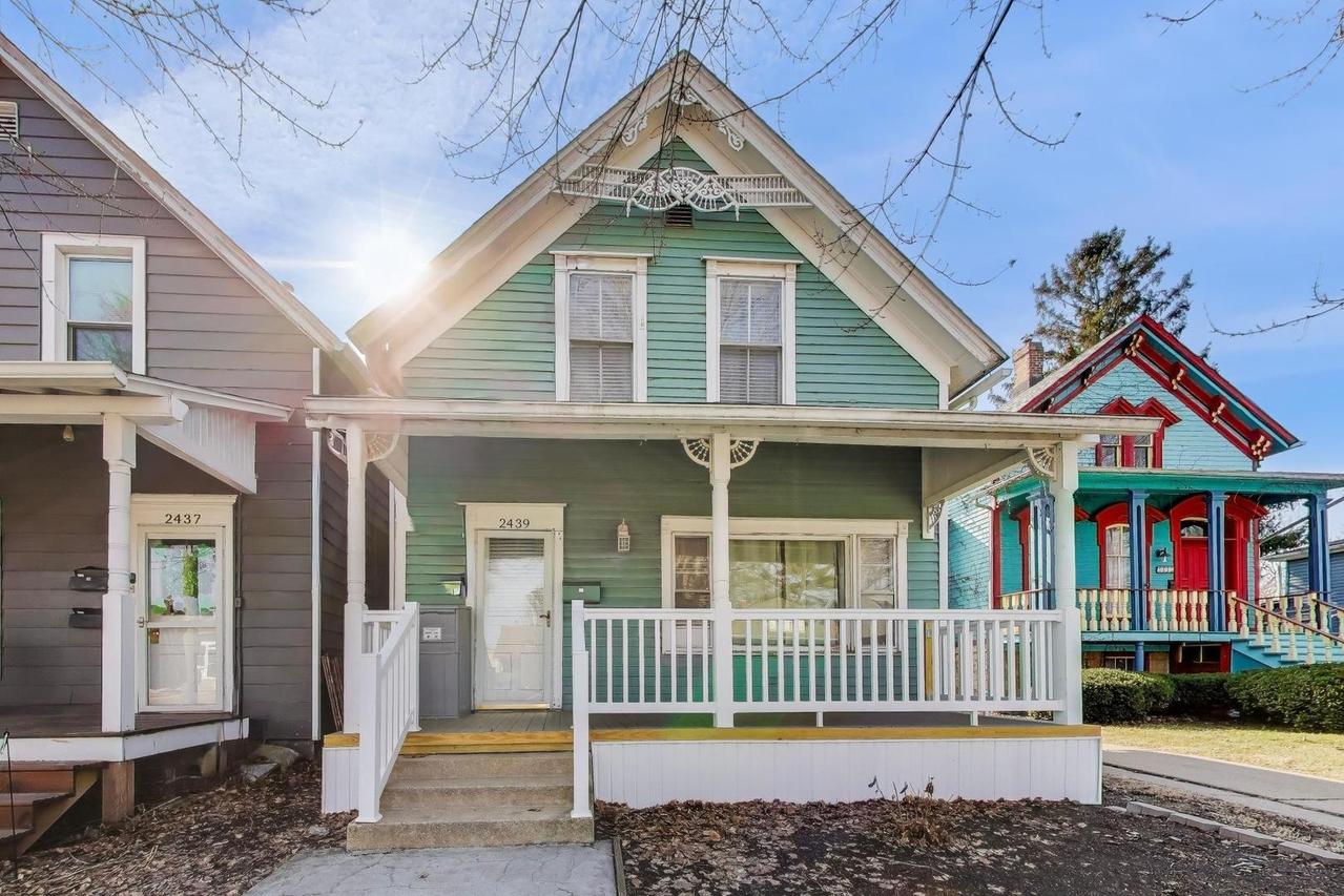 2439 High St., Blue Island, IL 60406