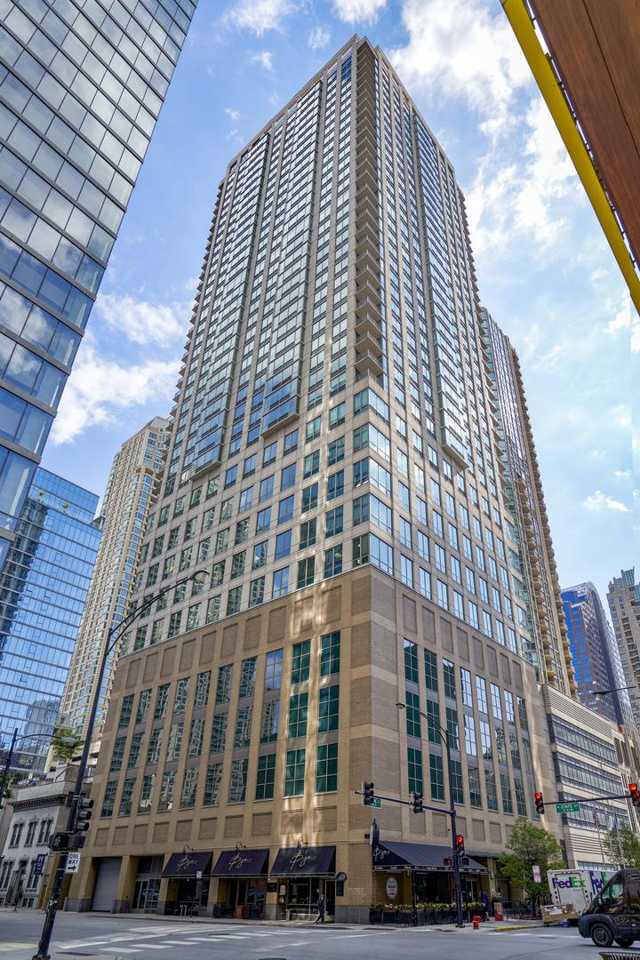 2 E Erie Ave. #1214, Chicago, IL 60611