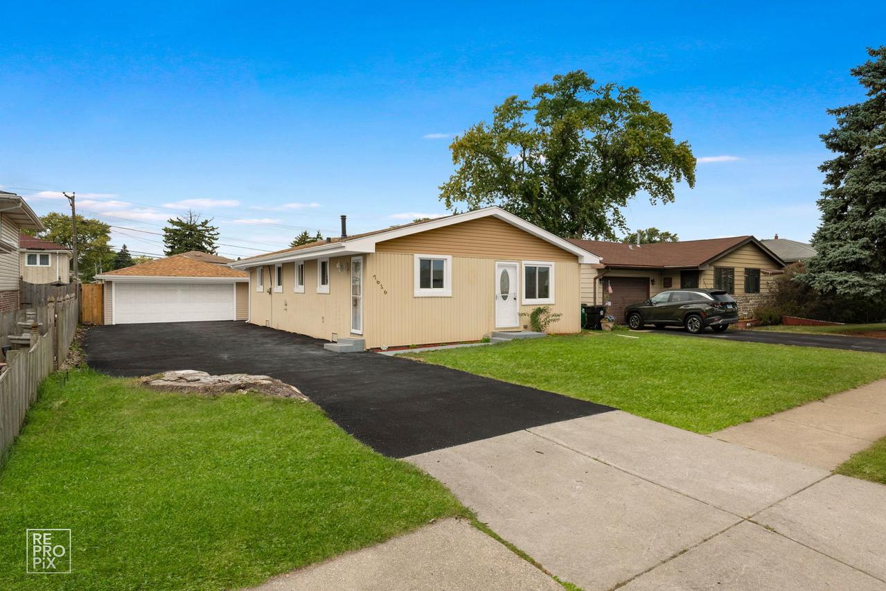 7616 S 78th Ave., Bridgeview, IL 60455