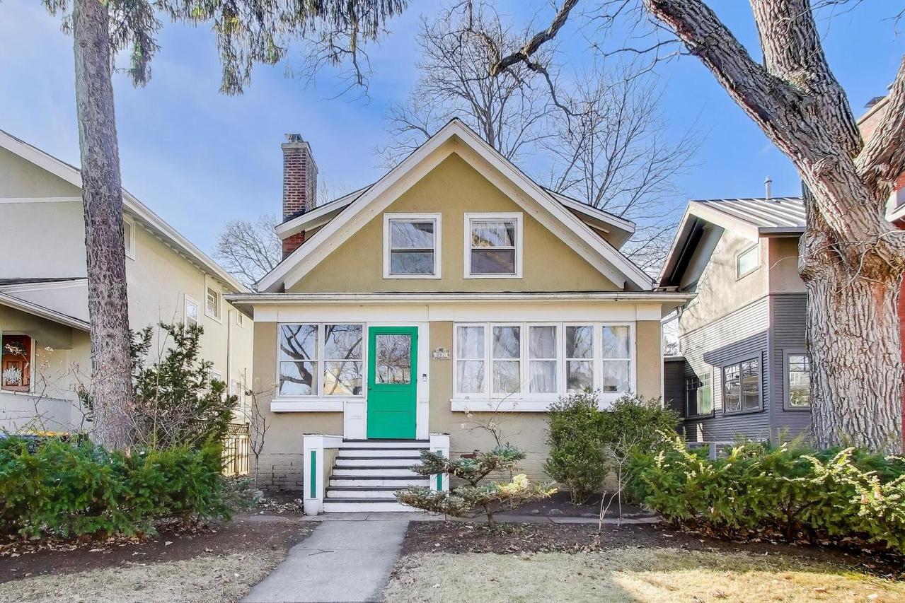 207 5th St., Wilmette, IL 60091