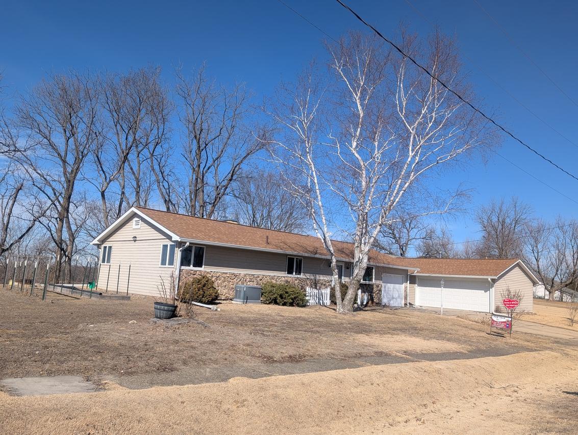 808 S Church St., Albany, IL 61230