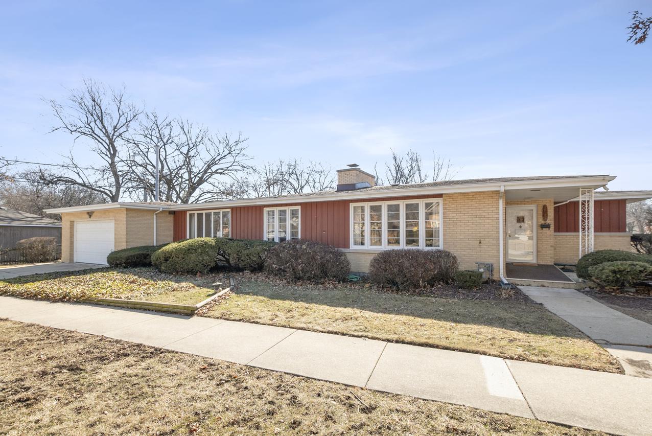 18515 Dundee Ave., Homewood, IL 60430