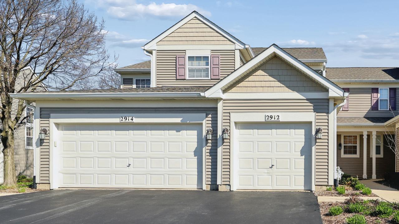 2912 White Thorn Cir., Naperville, IL 60564