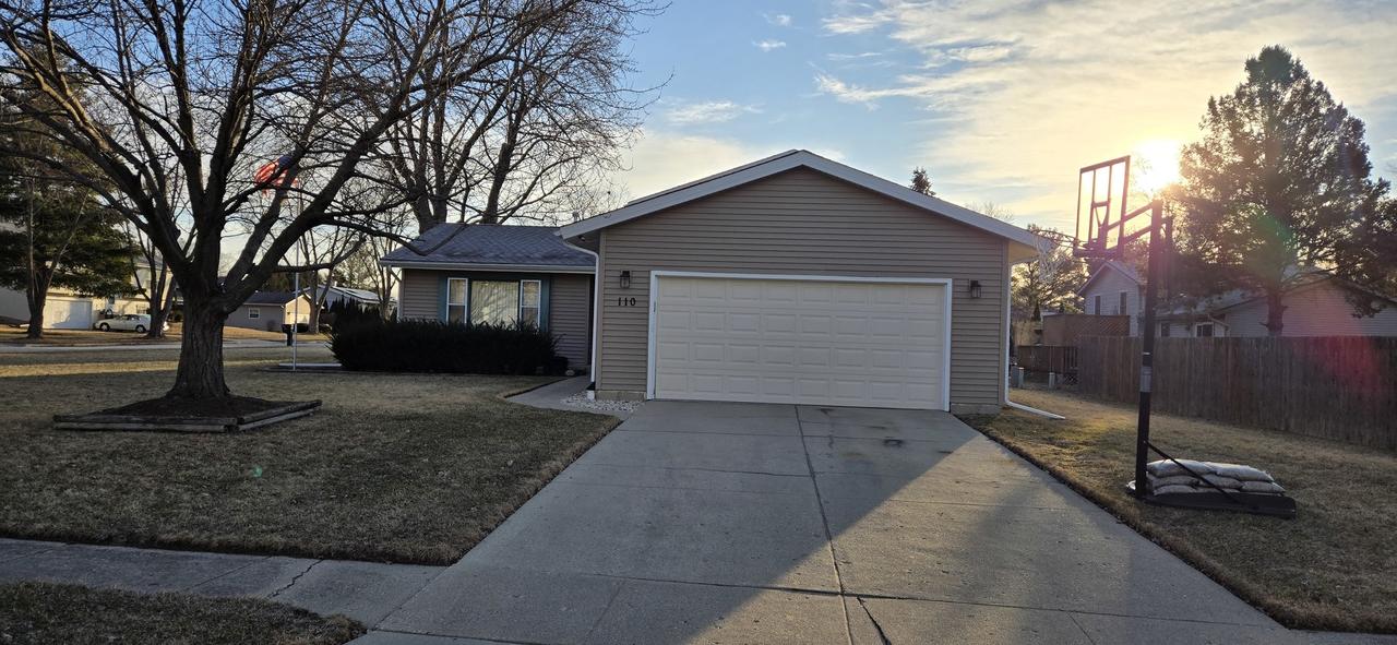 110 N Ashland Dr., Mchenry, IL 60050