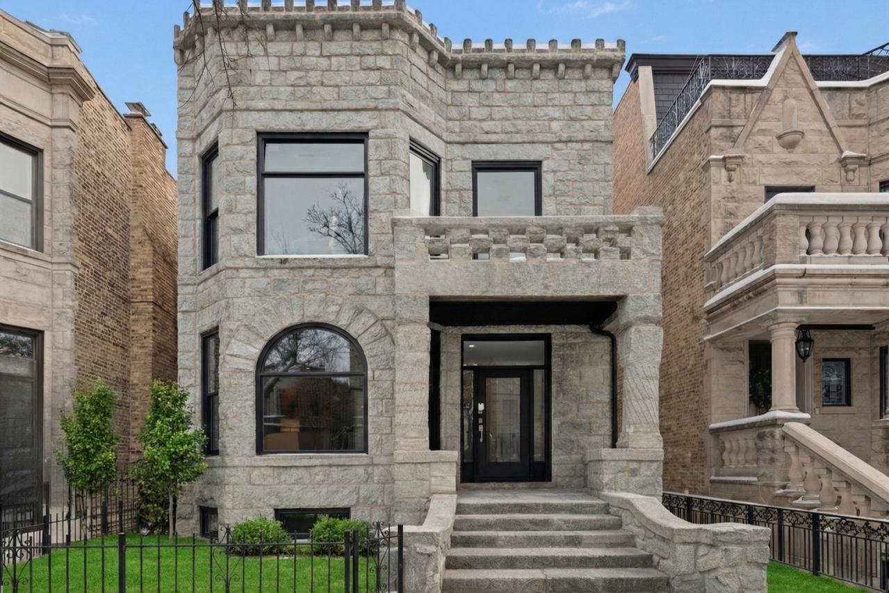 3711 N Magnolia Ave., Chicago, IL 60613