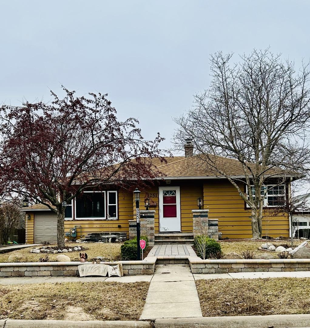 3251 Dartmouth Dr., Rockford, IL 61108