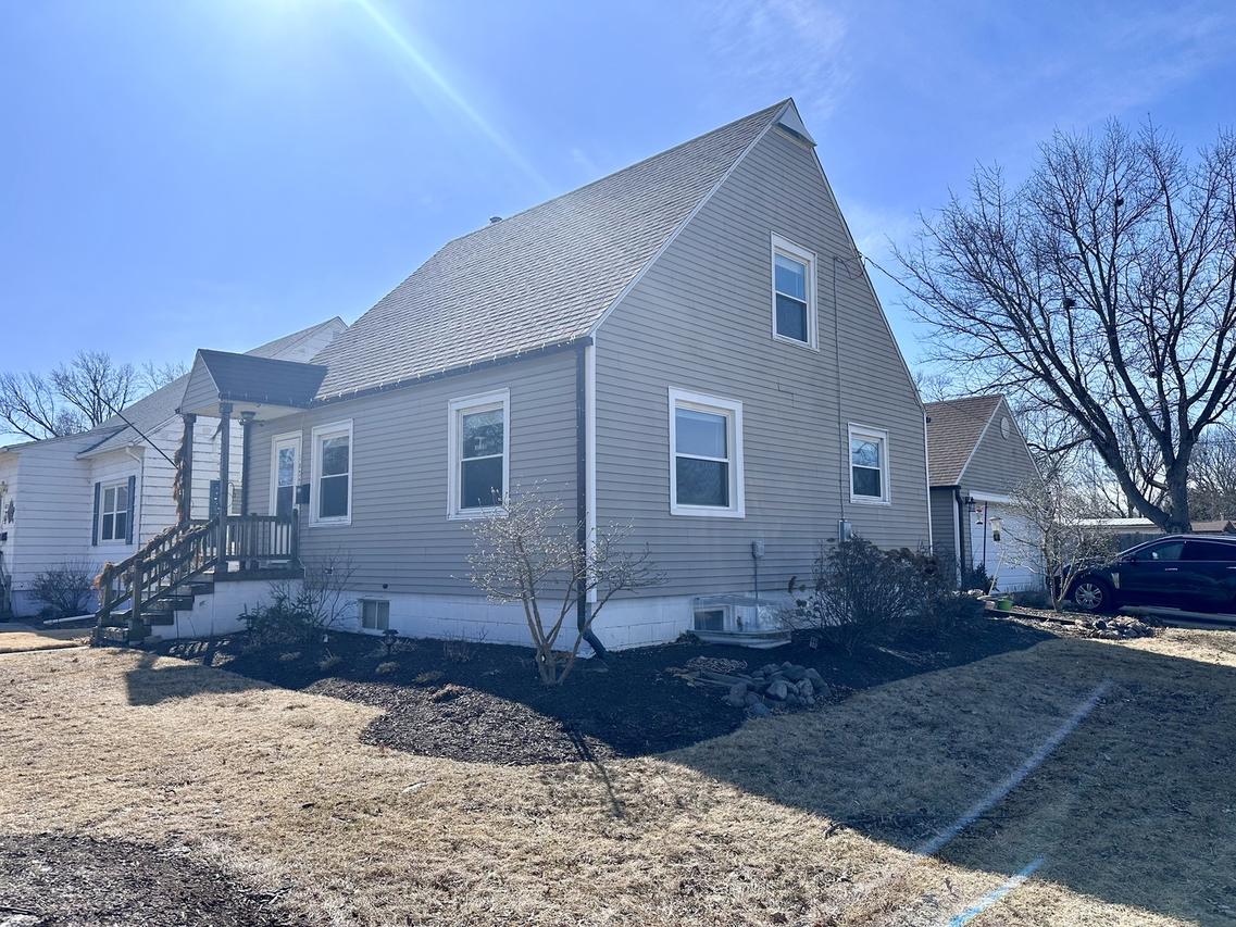 1825 18th Ave., Sterling, IL 61081