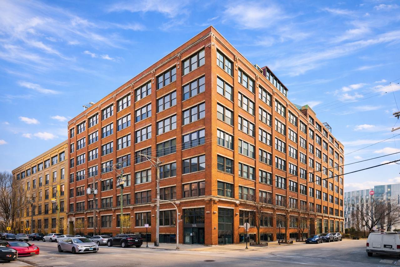 913 W Van Buren St. #7B, Chicago, IL 60607