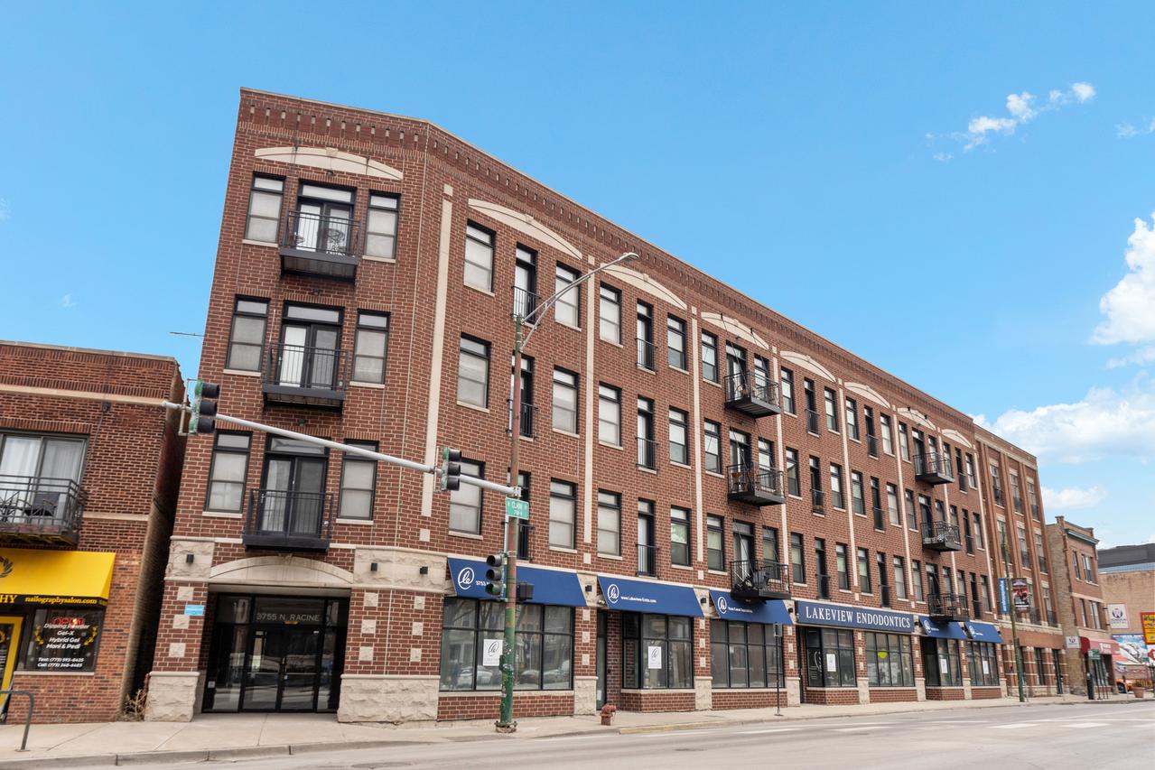3755 N Racine Ave. #2A, Chicago, IL 60613
