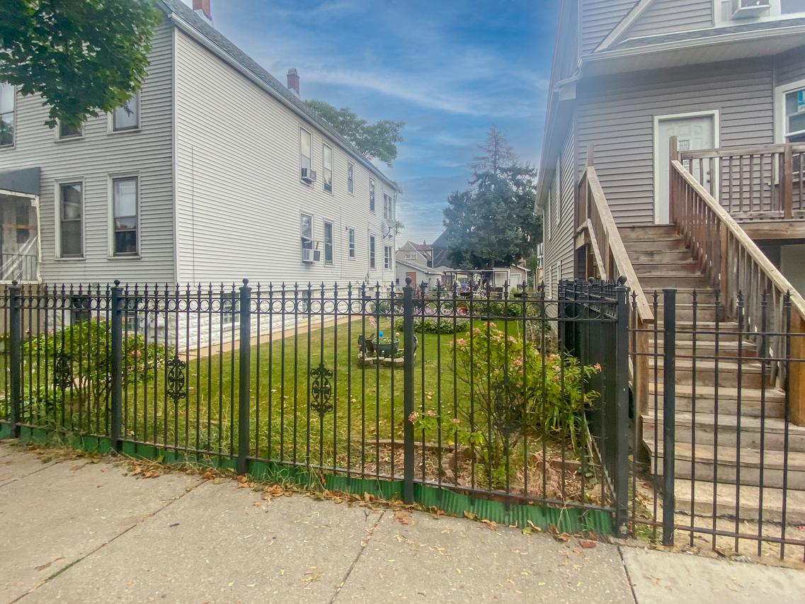 3819 N Kimball Ave., Chicago, IL 60618