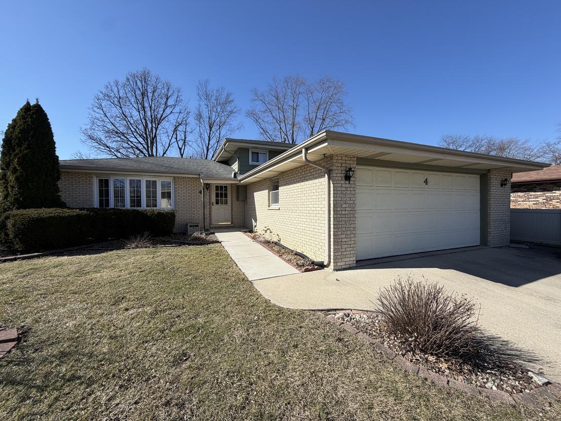 4 Lakewood Ct., Park Forest, IL 60466