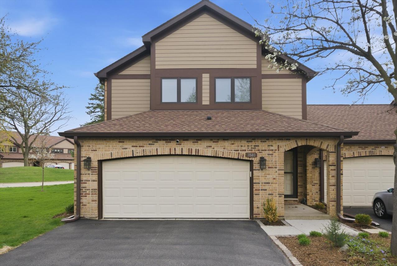 1840 Golf View Dr., Bartlett, IL 60103