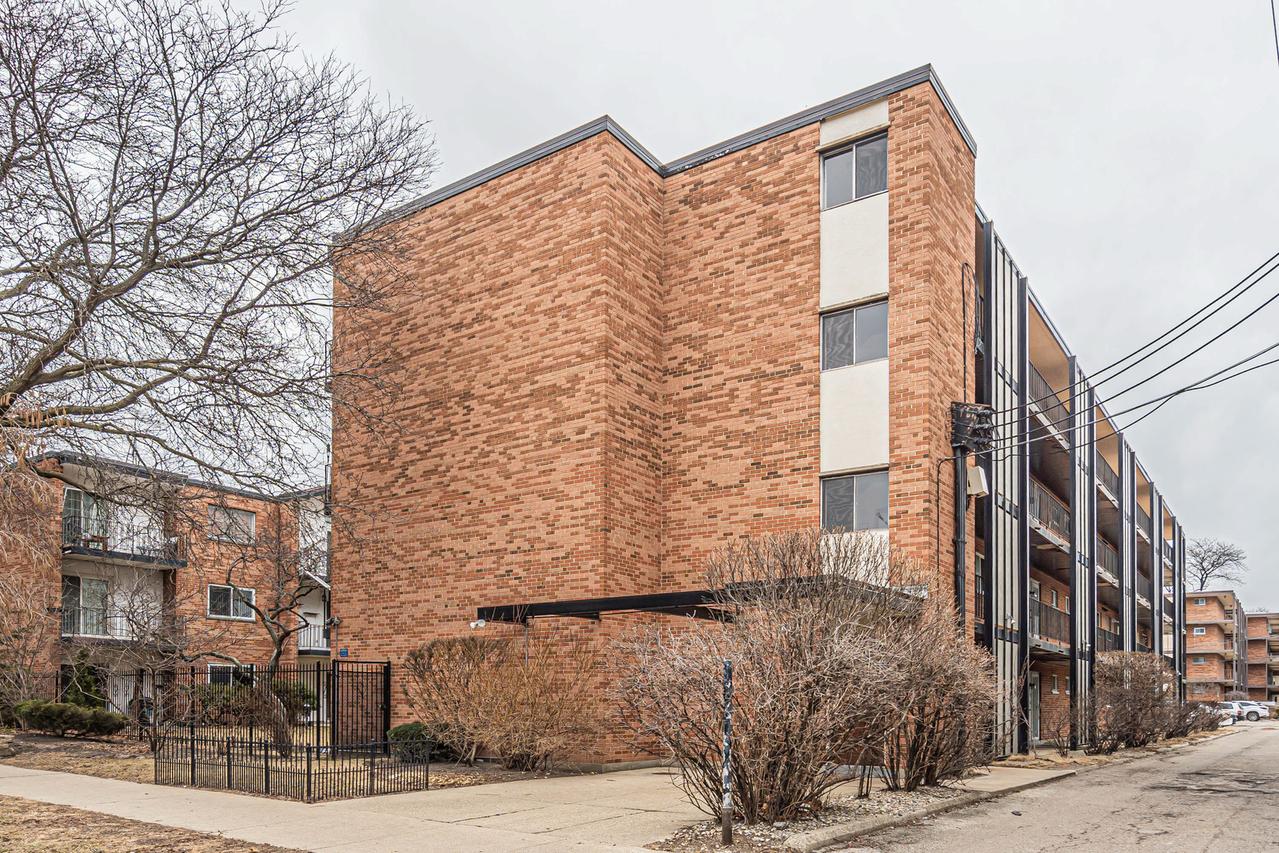 6961 N Oakley Ave. #304, Chicago, IL 60645