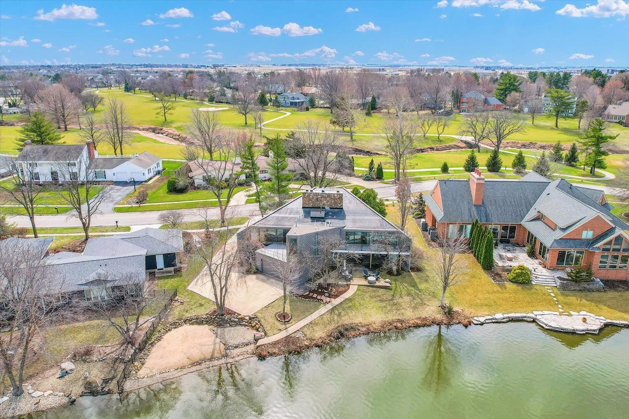 4010 Clubhouse Dr., Champaign, IL 61822