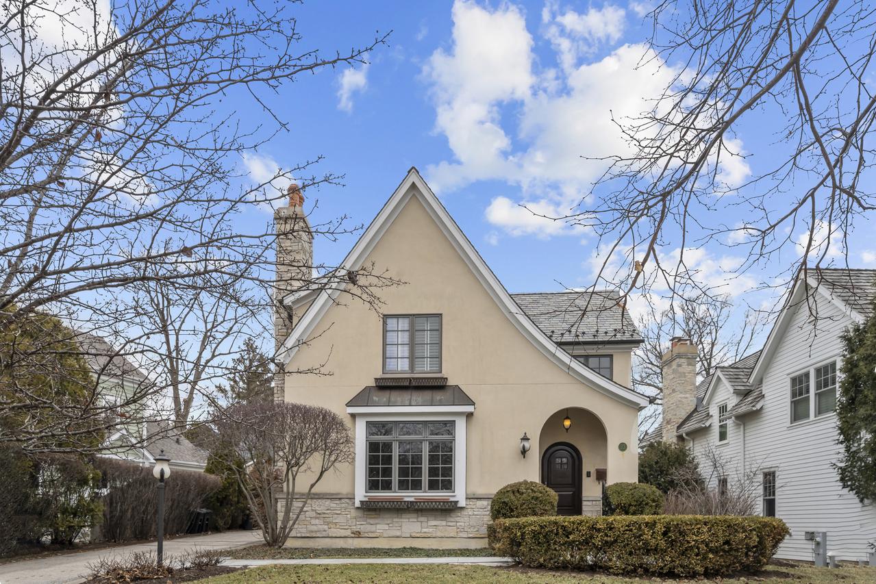 33 Washington Cir., Lake Forest, IL 60045