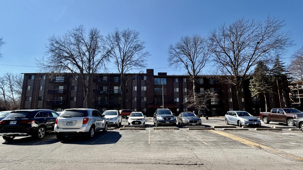 14647 Greenwood Rd. #403, Dolton, IL 60419