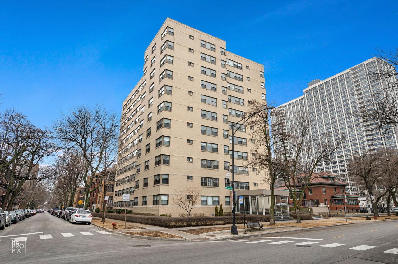 4200 N Marine Dr. #904, Chicago, IL 60613