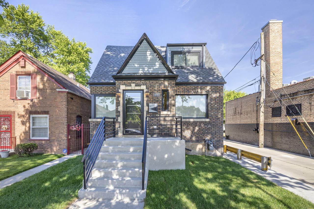 8645 S Bennett Ave., Chicago, IL 60617