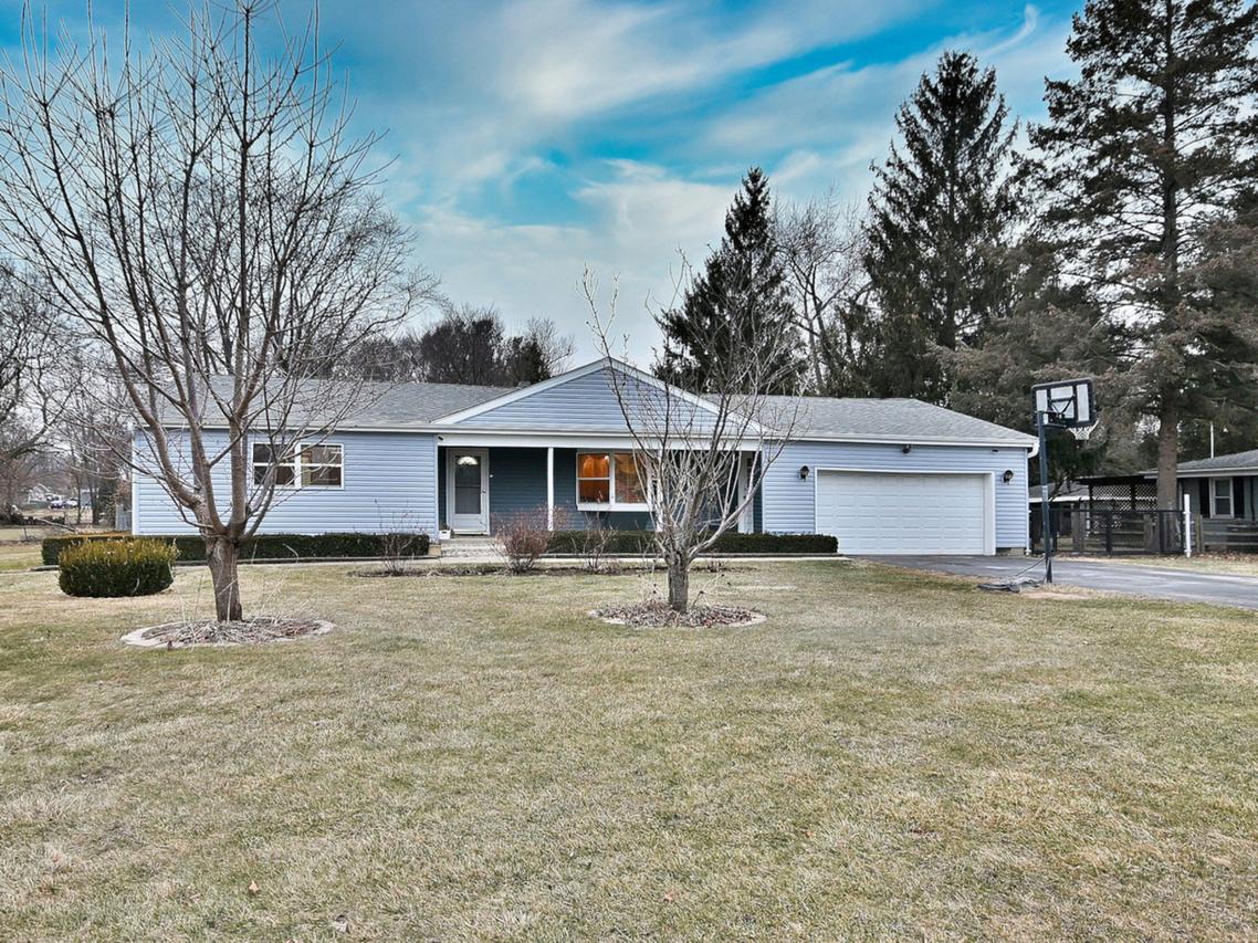 10N836 Maple St., Elgin, IL 60123