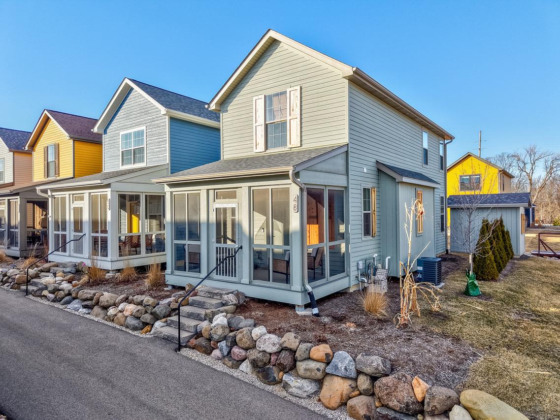 100 Great Loop Dr #48, Ottawa, IL 61350