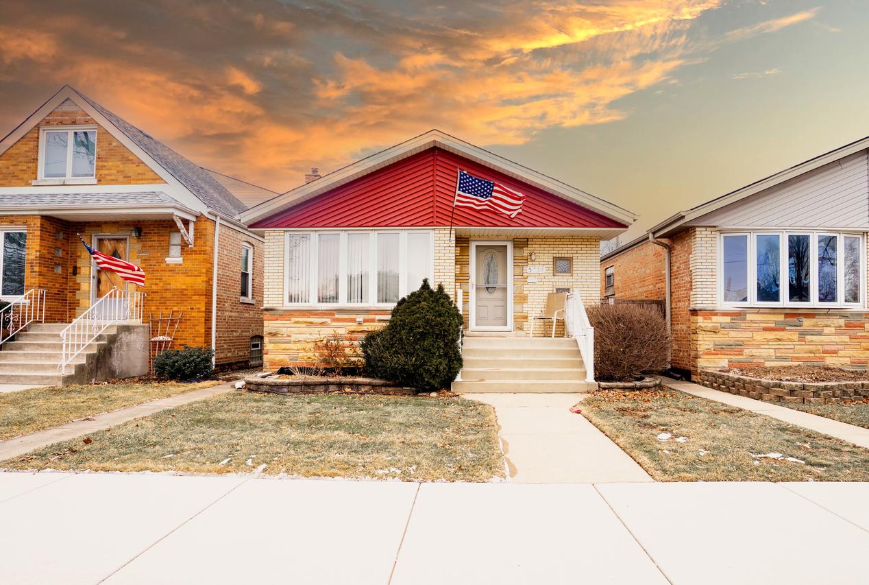 5734 S Melvina Ave., Chicago, IL 60638