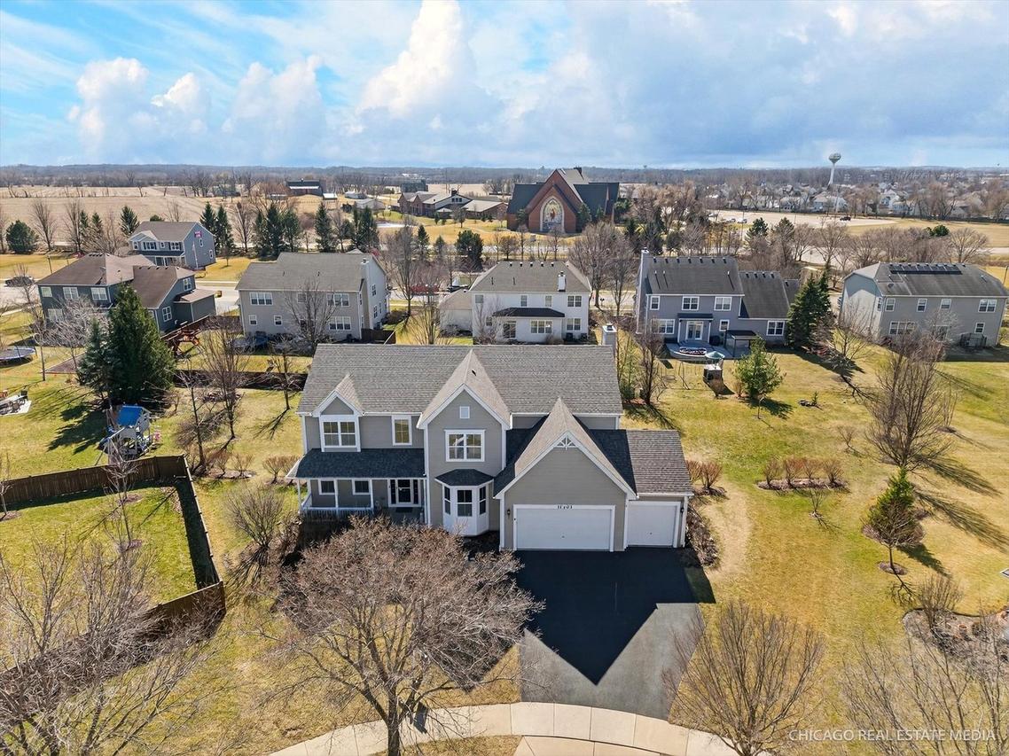 11703 Barberry Ct., Huntley, IL 60142