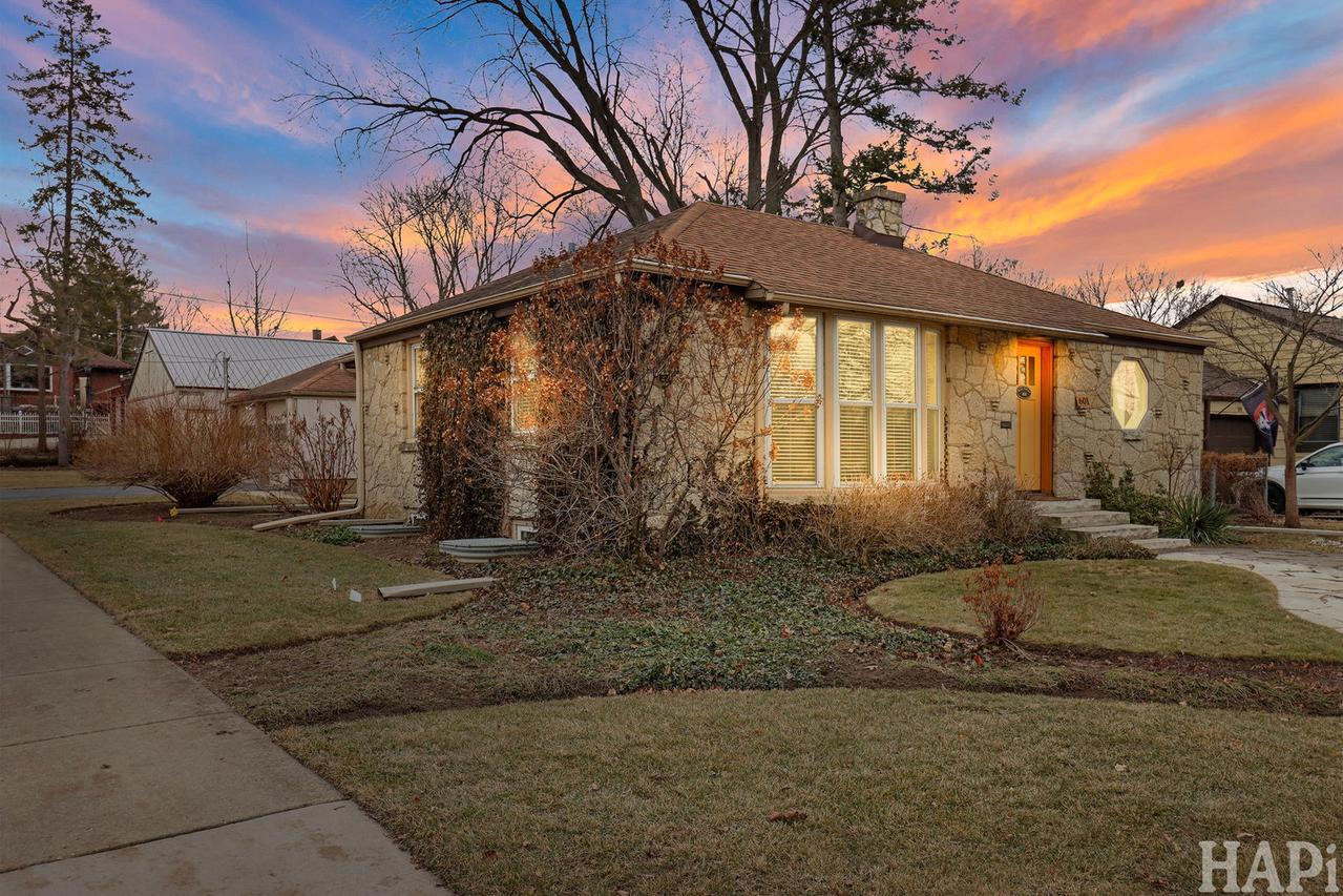 601 S 2nd St., West Dundee, IL 60118