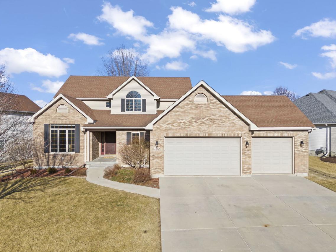1242 Bristol Dr., Sycamore, IL 60178