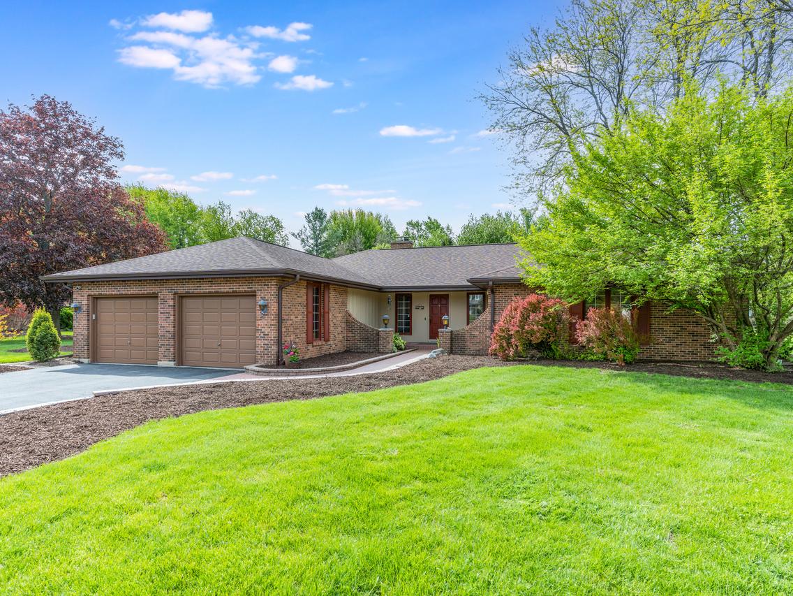 277 Little Stonegate Ct., Cary, IL 60013