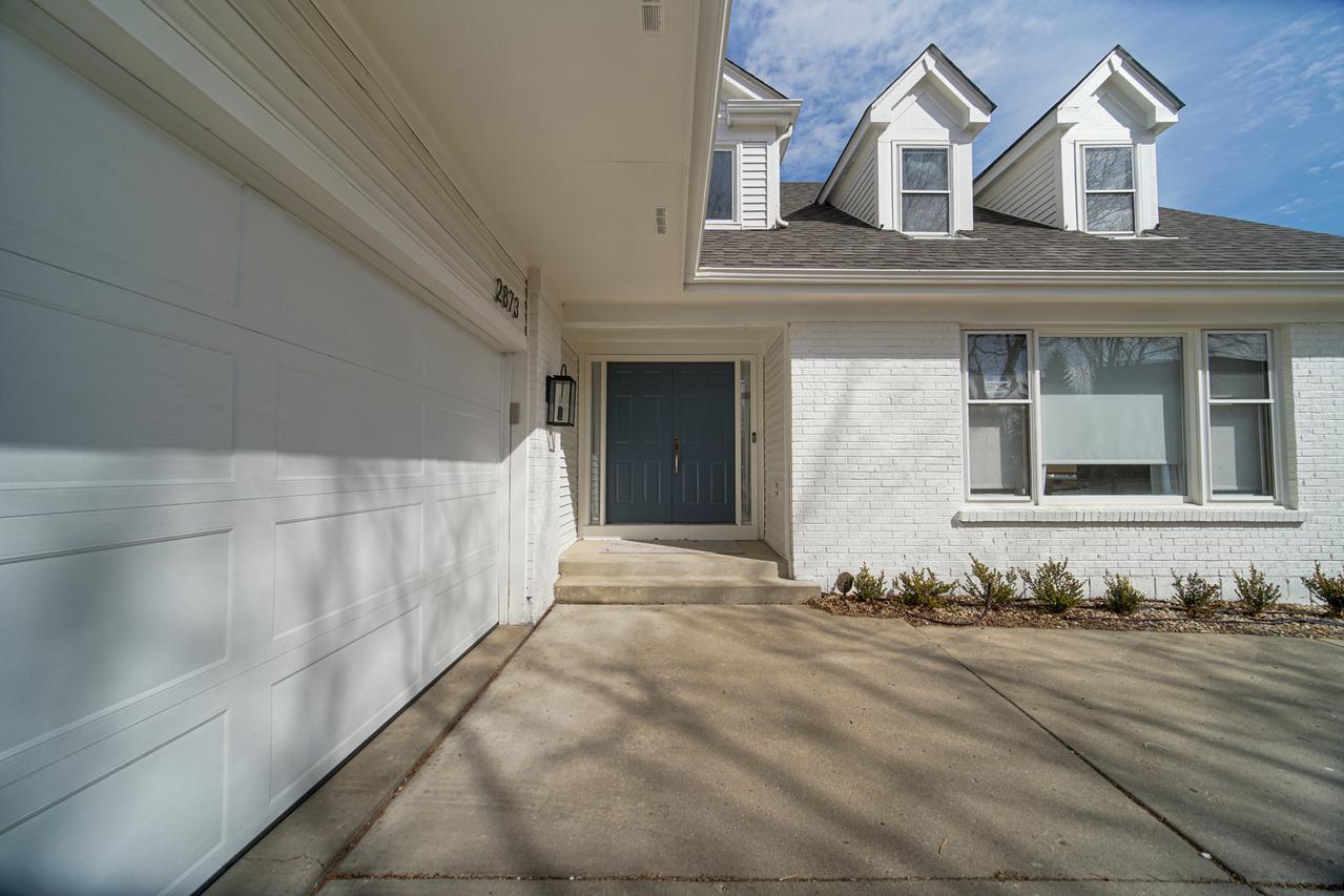 2873 Whispering Oaks Dr., Buffalo Grove, IL 60089