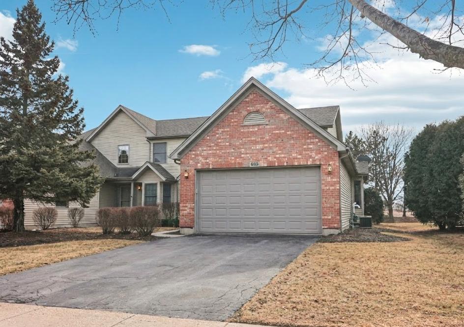 683 Hampshire Dr., Hampshire, IL 60140