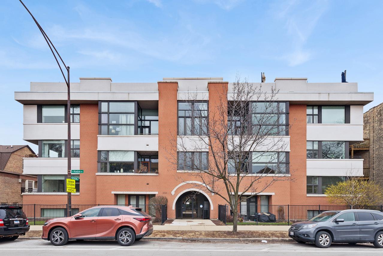 2065 N Kedzie Ave. #217, Chicago, IL 60647