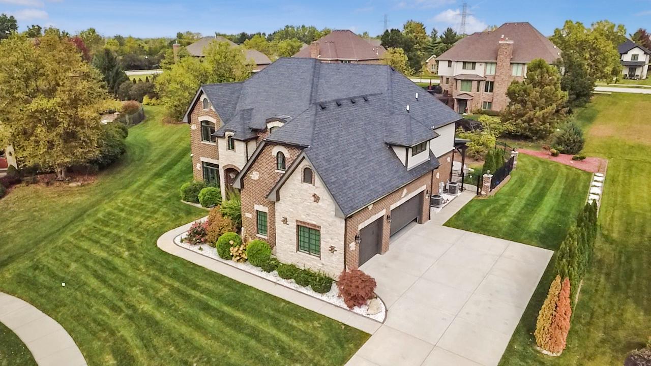 8884 Port Washington Dr., Frankfort, IL 60423