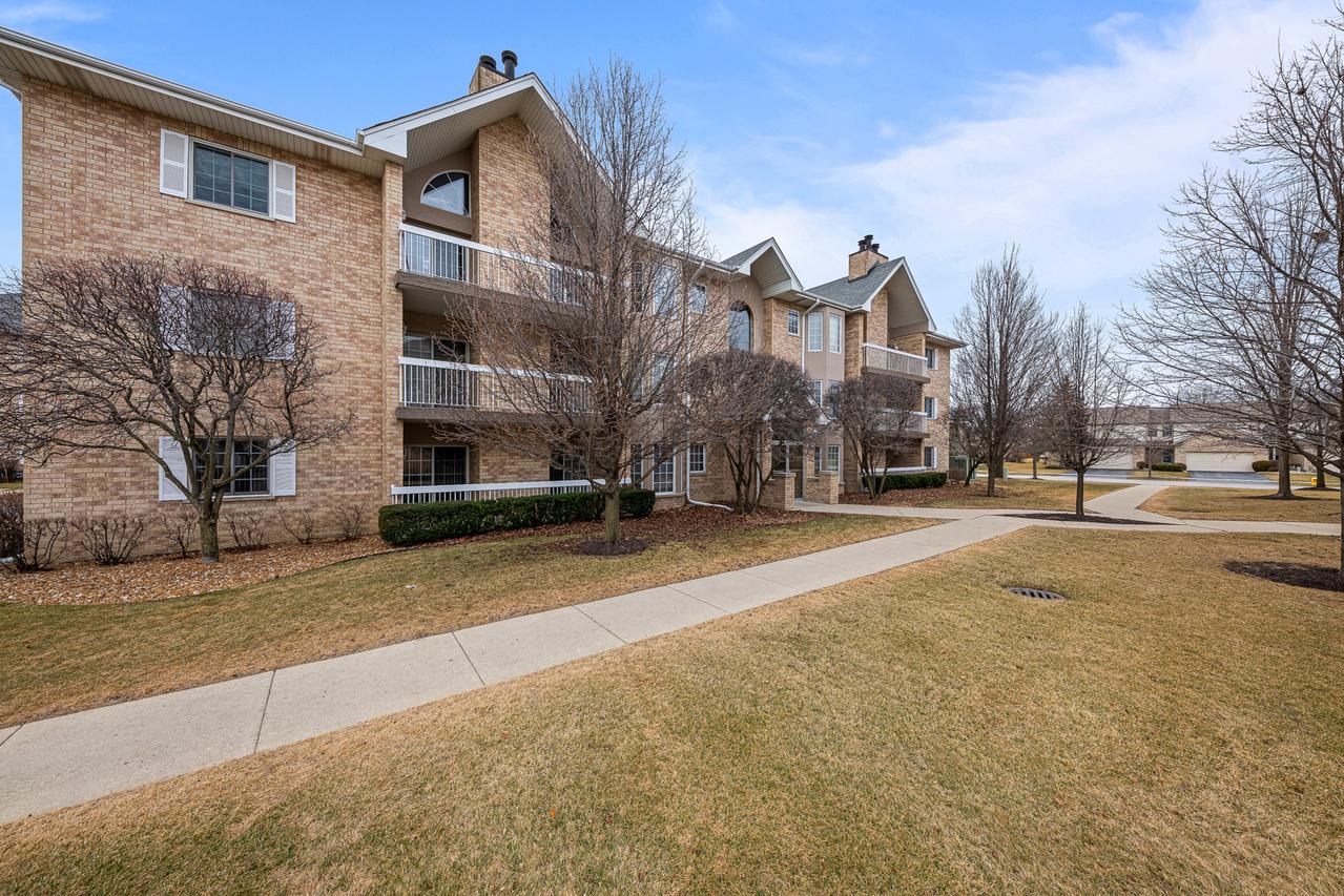 7799 Bristol Park Dr. #1SE, Tinley Park, IL 60477