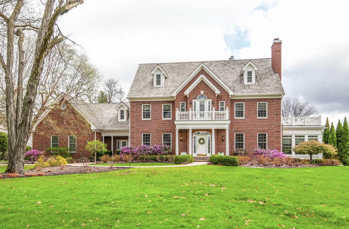 5760 Churchill Ln., Libertyville, IL 60048