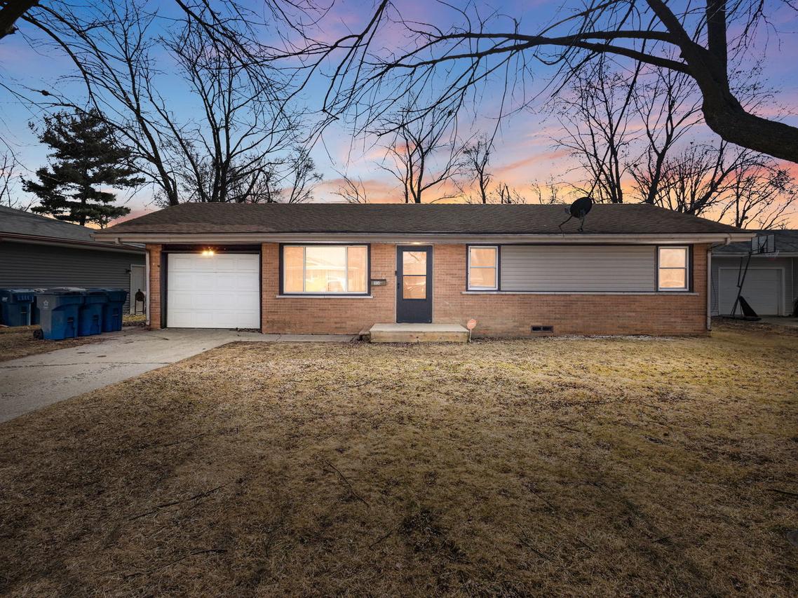 1856 E Notre Dame St., Kankakee, IL 60901