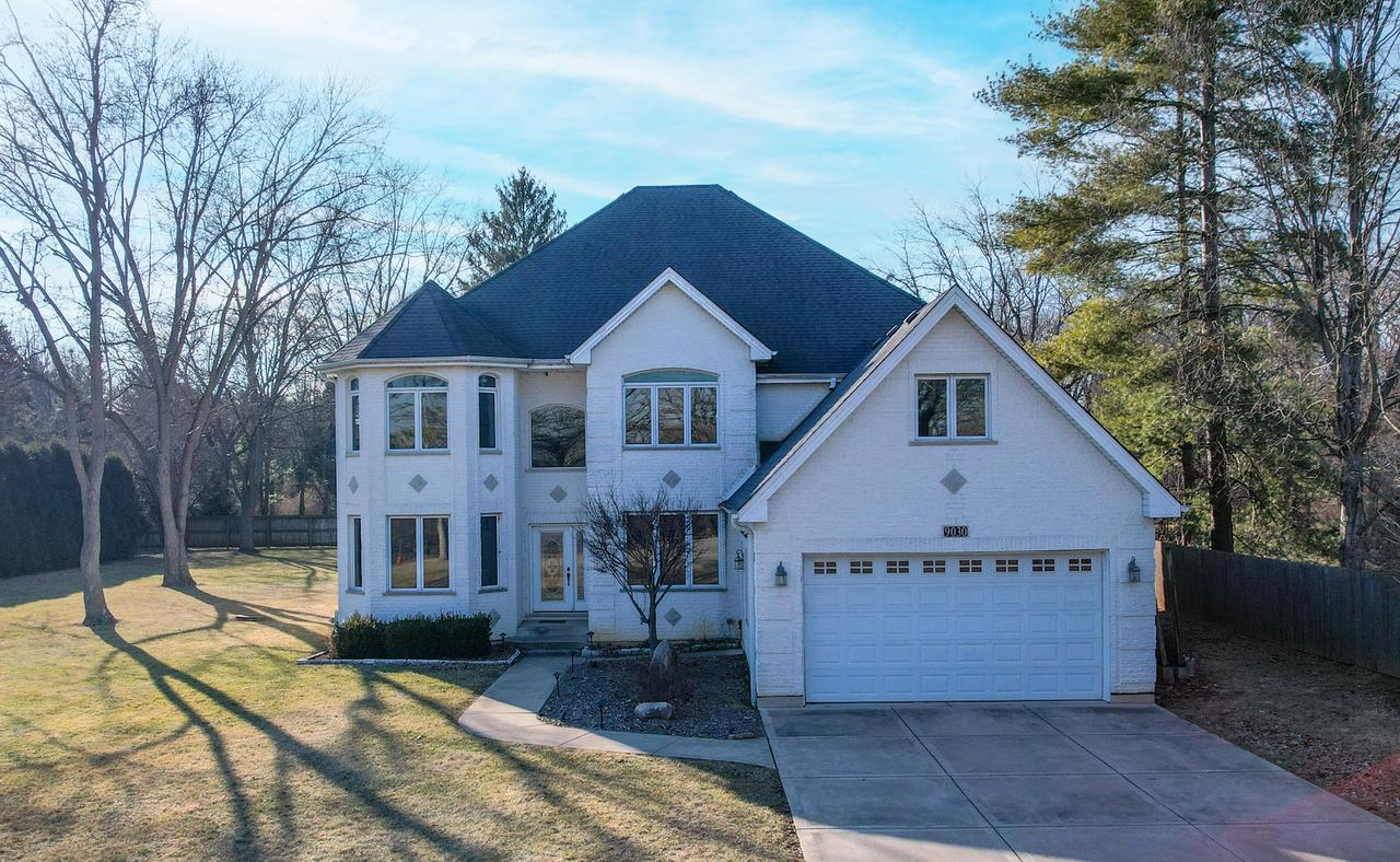 9030 Elm Ave., Burr Ridge, IL 60527