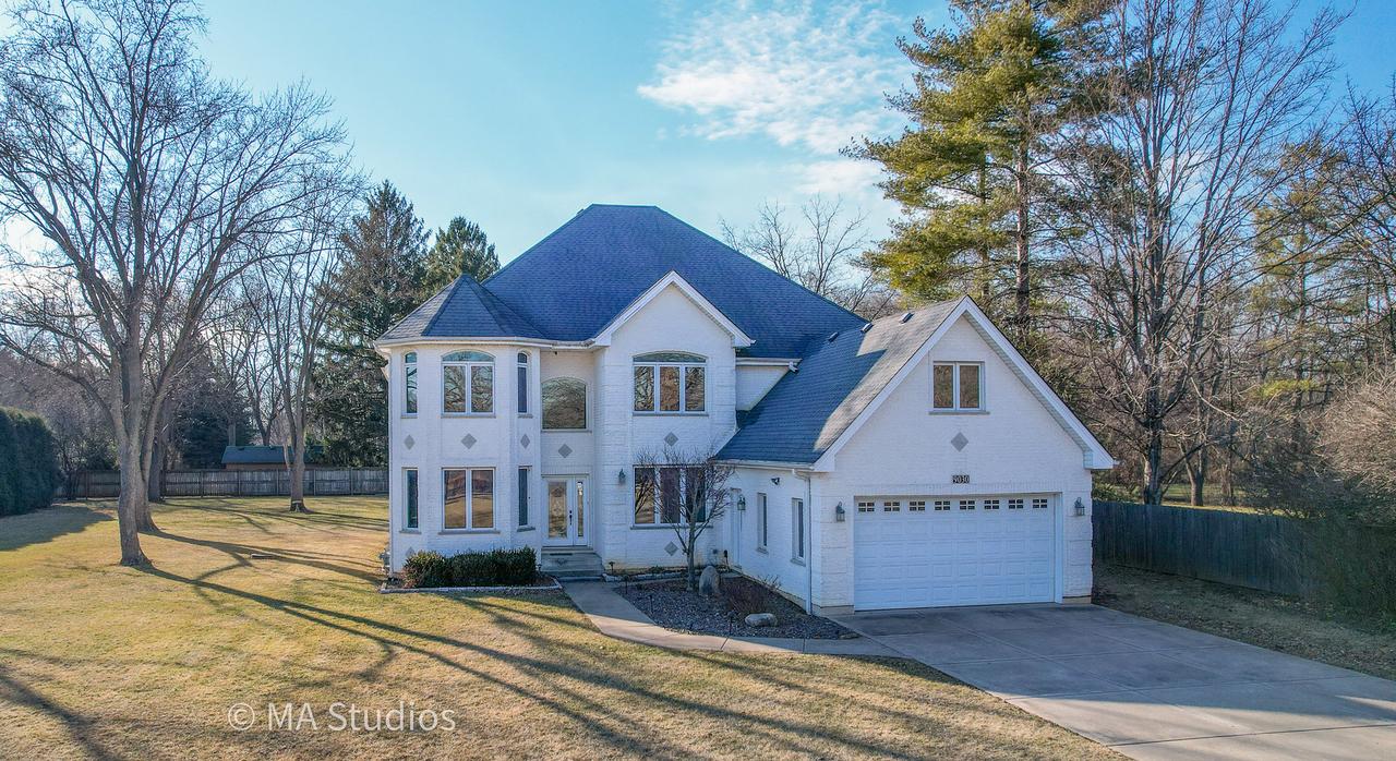 9030 Elm Ave., Burr Ridge, IL 60527