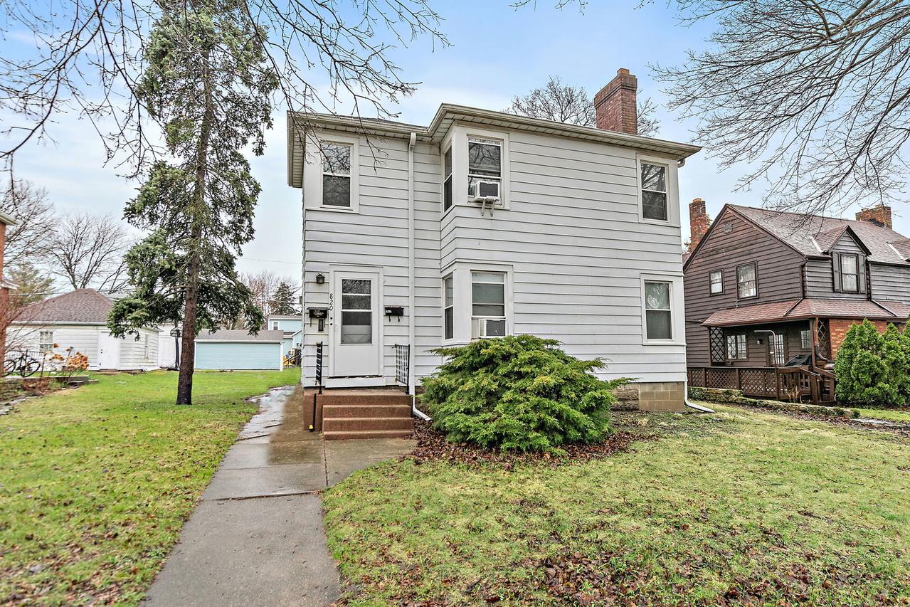 820 Lincoln Hwy., Rochelle, IL 61068