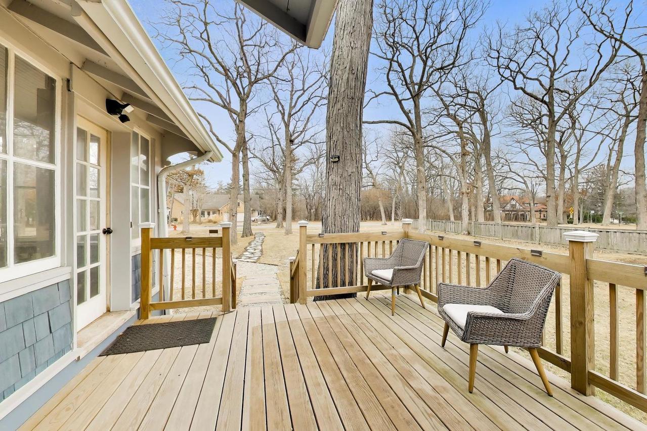 2480 Saint Johns Ave., Highland Park, IL 60035