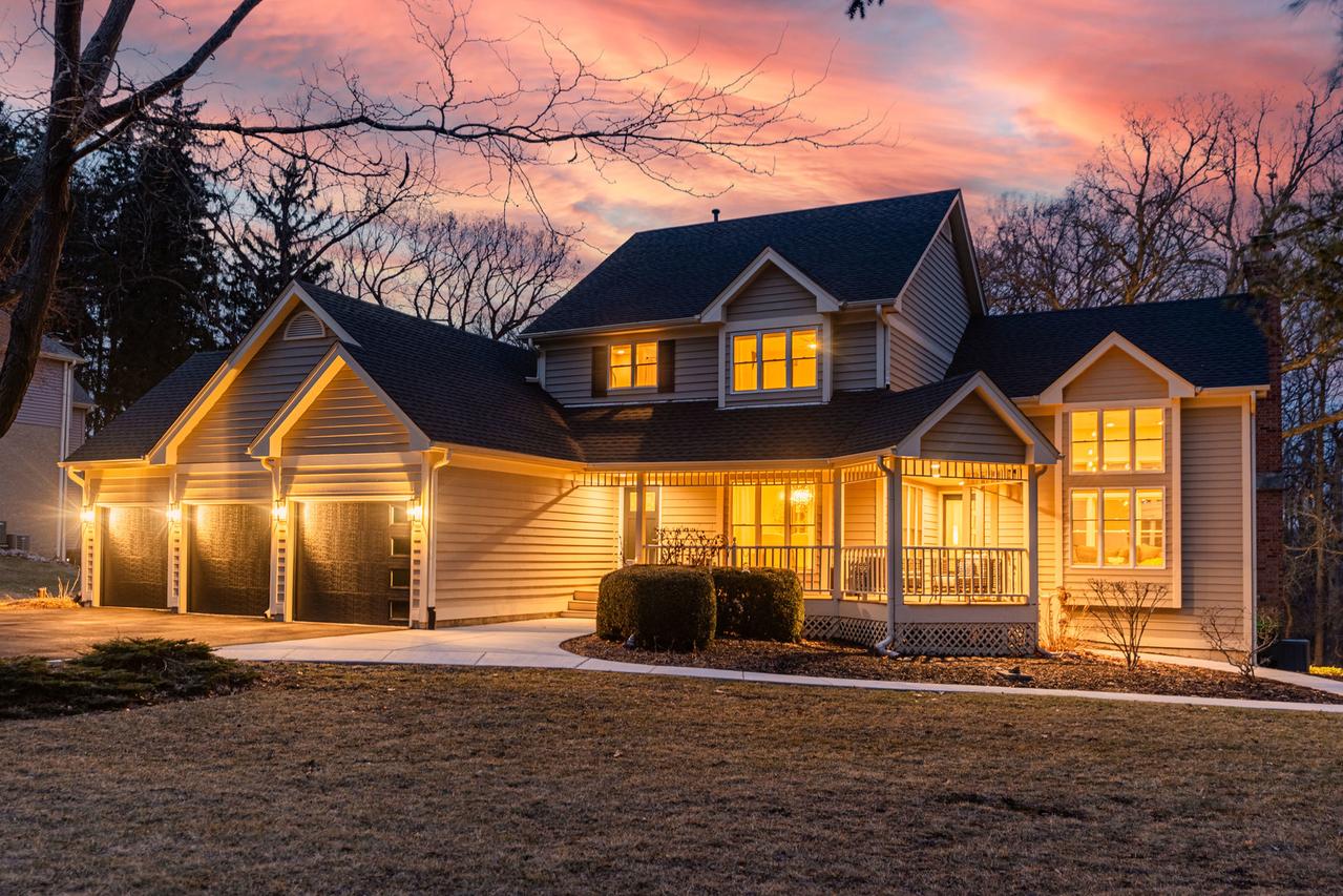 41W716 Hunters Hill Dr., St. Charles, IL 60175