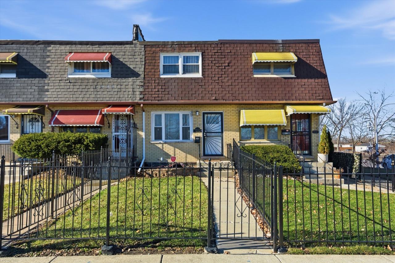 9904 S State St. #B, Chicago, IL 60628