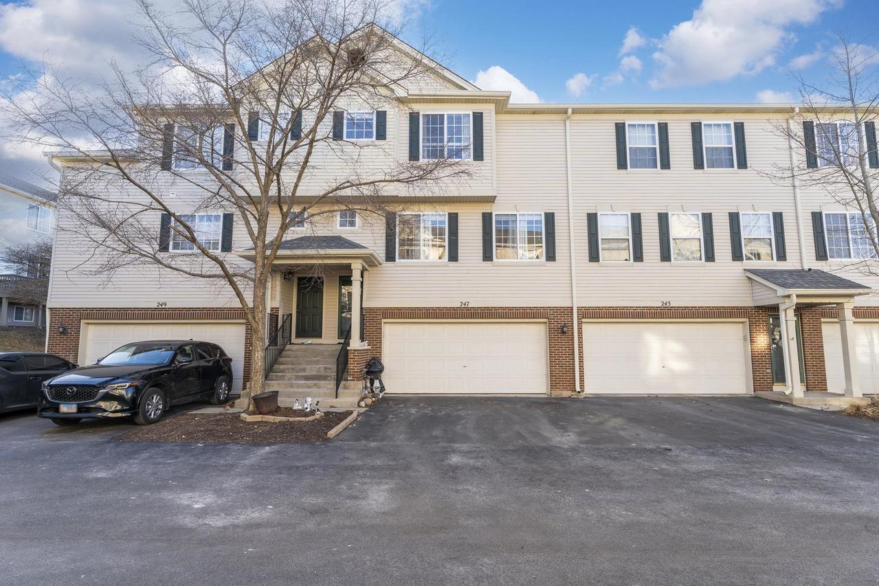 247 Evergreen Cir., Gilberts, IL 60136