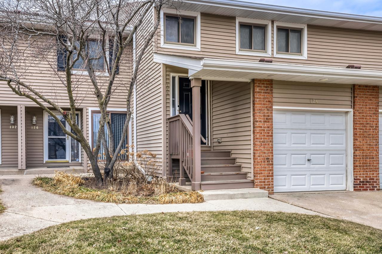 126 Autumn Ct., Buffalo Grove, IL 60089
