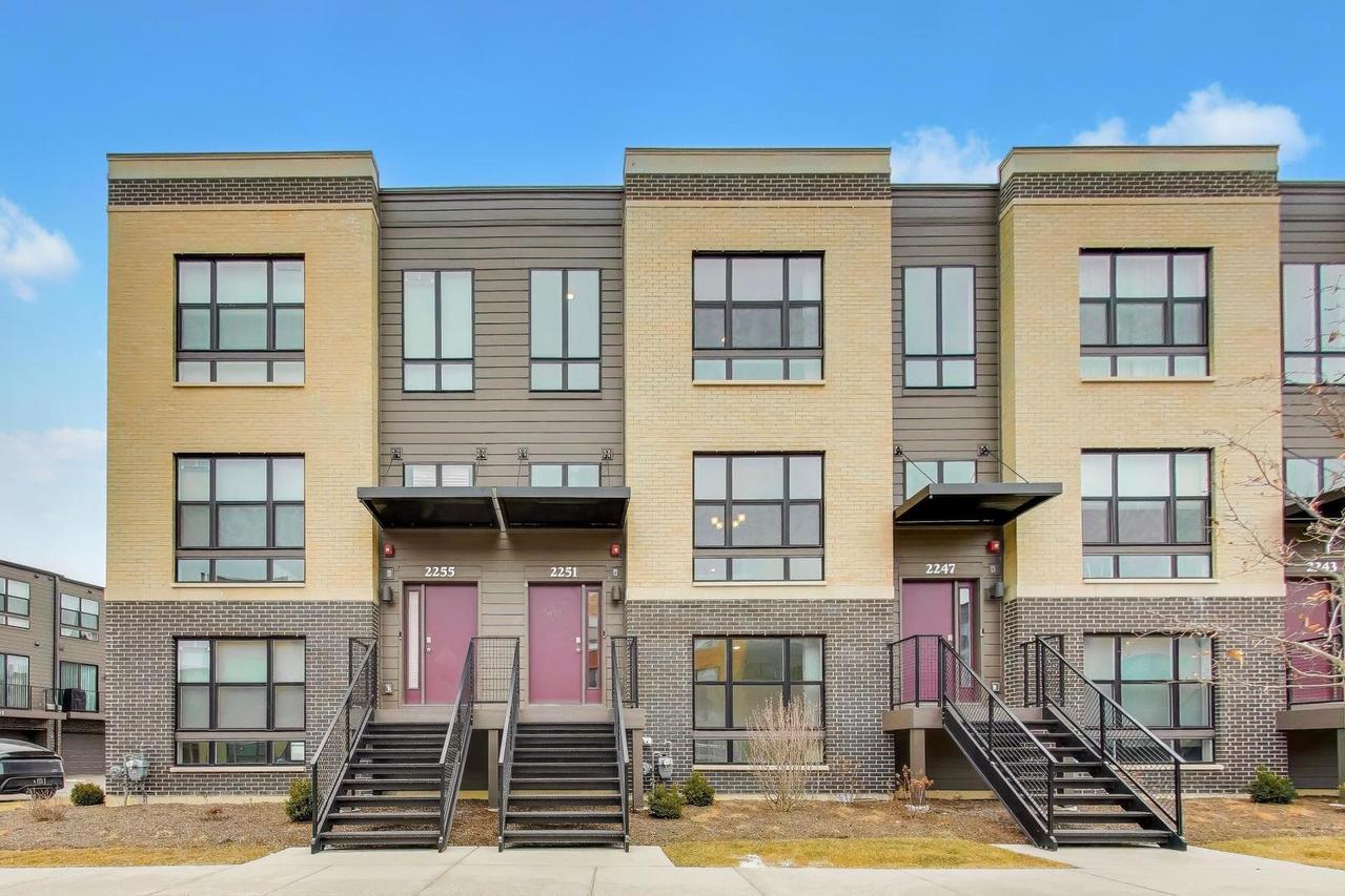 2251 Venture Dr., Schaumburg, IL 60173