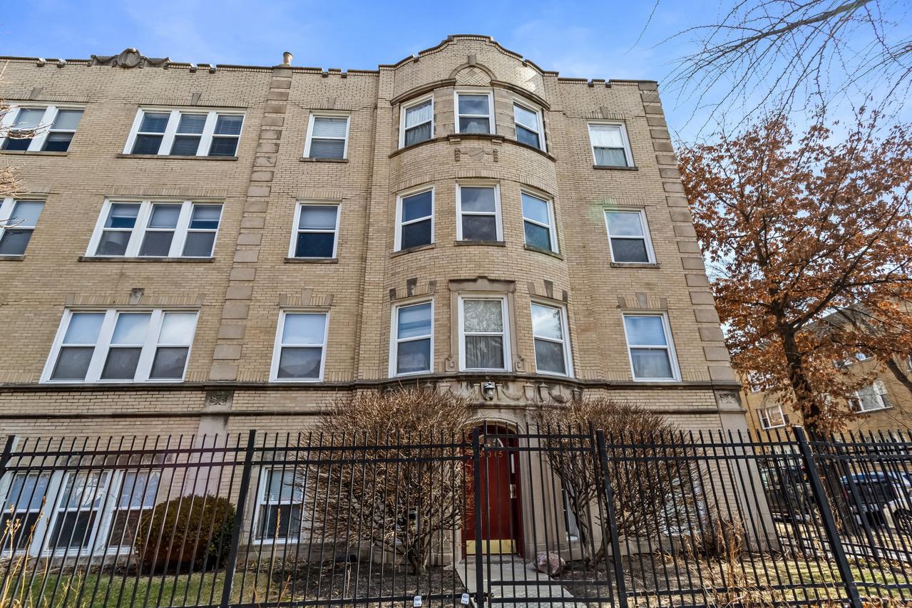 6303 N Claremont Ave. #2, Chicago, IL 60659