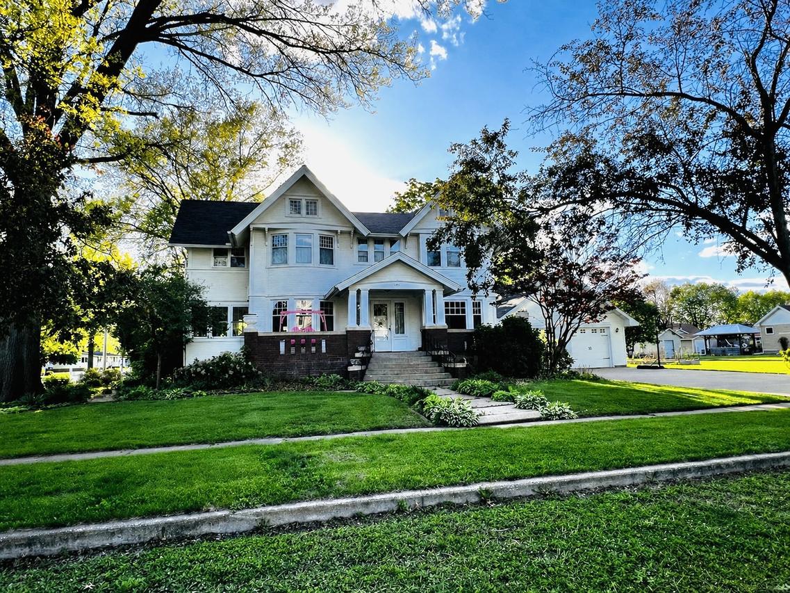 301 N Main St., Alexis, IL 61412