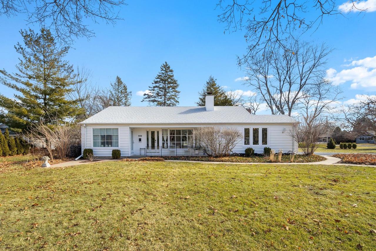 999 Sunset Rd., Geneva, IL 60134